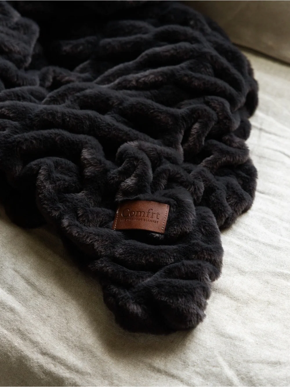 Lux Plush Faux Fur Throw Blanket - Thunder color - Picture 2 of 5